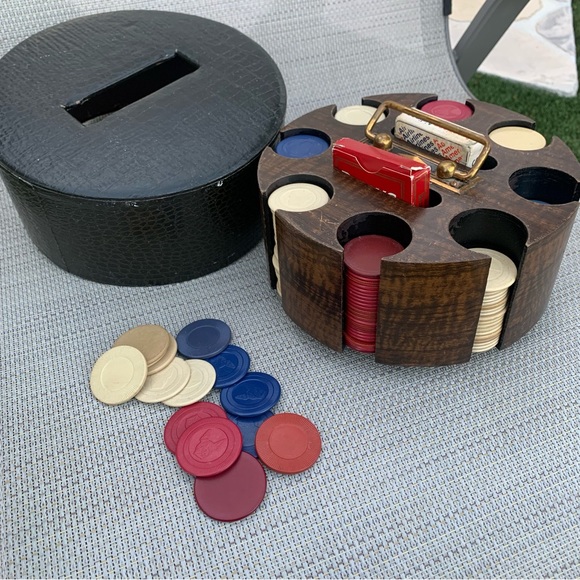Vtg Circassian Walnut poker chip holder WoodGrainDesign 1937 serial#34211 USA - Picture 1 of 8
